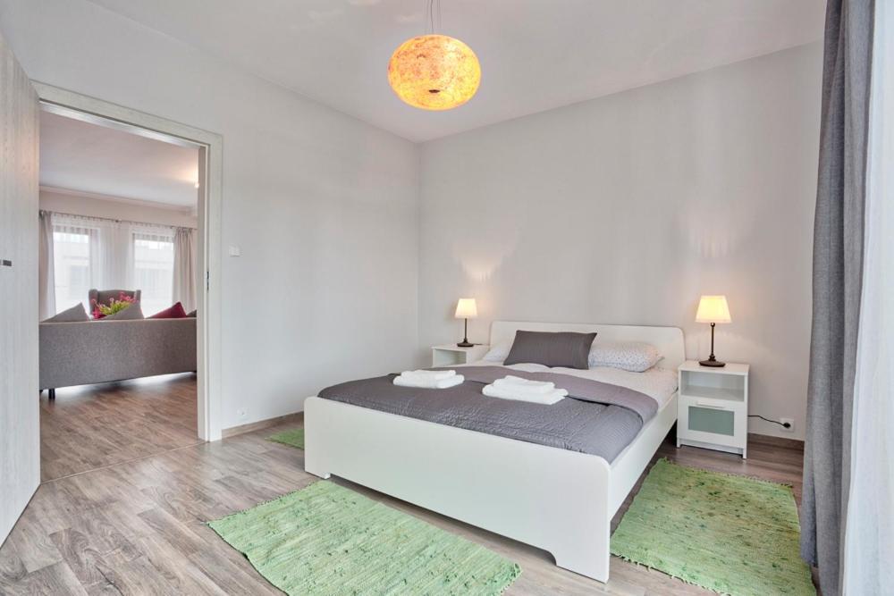 Family Apartment By Tyzenhauz Krakow Dış mekan fotoğraf