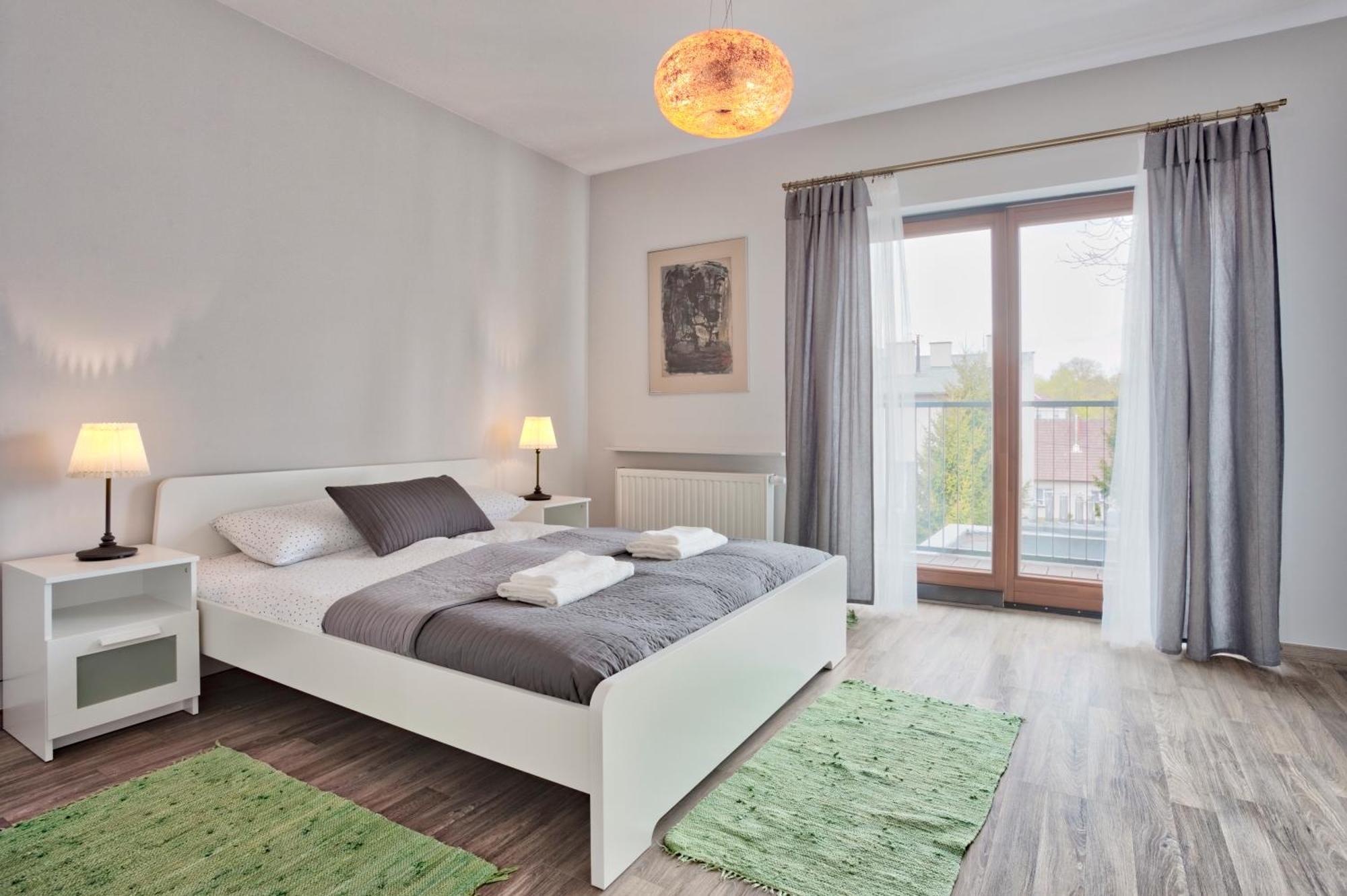 Family Apartment By Tyzenhauz Krakow Dış mekan fotoğraf