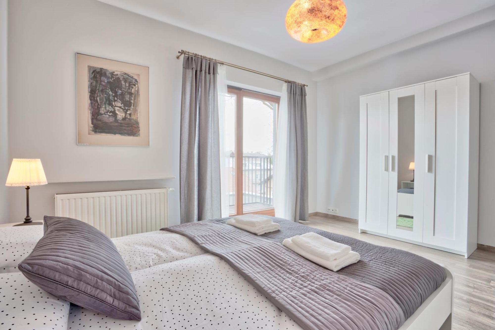 Family Apartment By Tyzenhauz Krakow Dış mekan fotoğraf